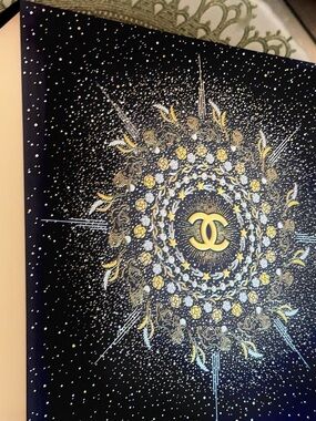CHANEL limited Edition Grand Navy and Gold Decorative Keepsake Box